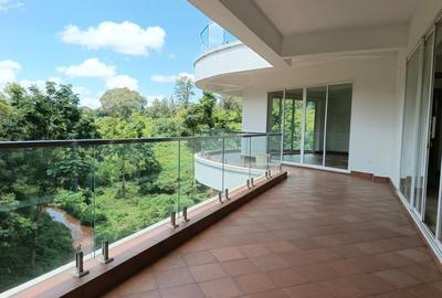 3 Bed Apartment with En Suite in Parklands