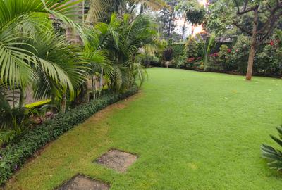 Serviced 2 Bed Apartment with En Suite in Runda