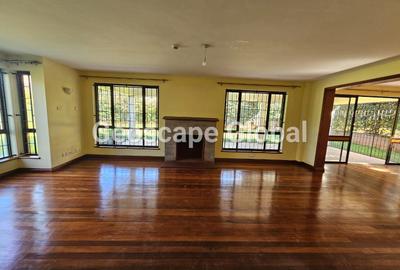 5 Bed House with En Suite in Runda