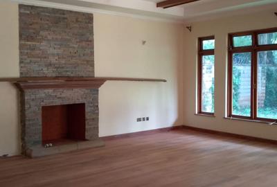 5 Bed Townhouse with En Suite in Karen - 2