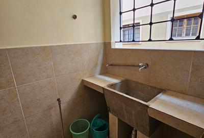 3 Bed Apartment with En Suite in Riverside - 4