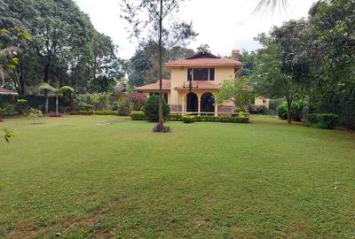 4 Bed House with En Suite at Acacia Drive - 2