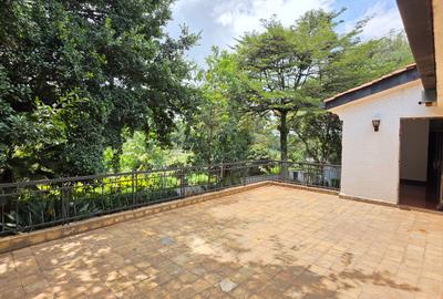 4 Bed House with En Suite at Hillview Estate. - 3