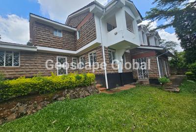 4 Bed House with En Suite in Nyari