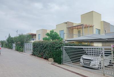 4 Bed House with En Suite at Malaa
