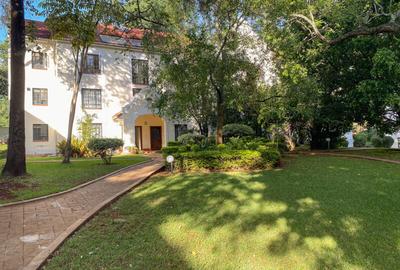 Serviced 2 Bed Apartment with En Suite at Muthaiga Road