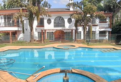 6 Bed Townhouse with En Suite in Nyari