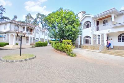 4 Bed Townhouse with En Suite at Lavington - 3