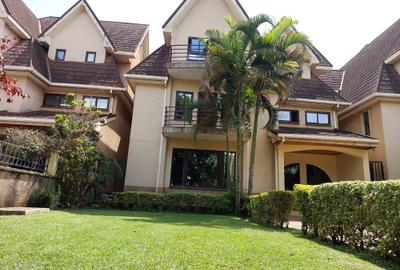 5 Bed Townhouse with En Suite at Lavington