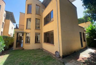 4 Bed Townhouse with En Suite in Westlands Area