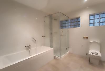 4 Bed House with En Suite in Muthaiga