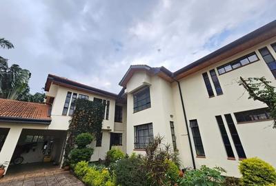 5 Bed House with En Suite at Mimosa