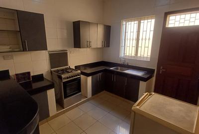 Serviced 2 Bed Apartment with En Suite at Links Road - 2