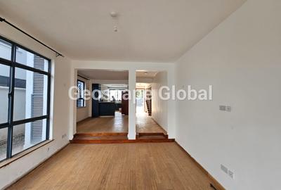 5 Bed Townhouse with En Suite in Lavington - 3