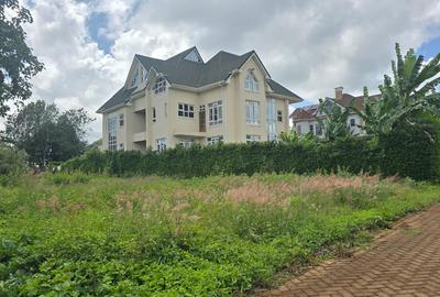 5 Bed House with En Suite in Runda - 2