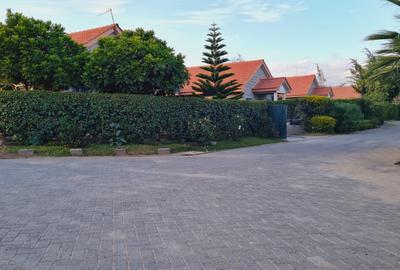 3 Bed House with En Suite at Near Nairobi - Mombasa Expressway - 4