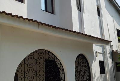 4 Bed Villa with En Suite at Galu - 2