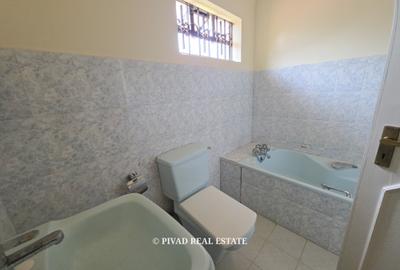 5 Bed House with Garden in Runda - 4