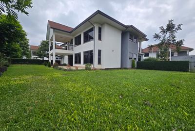 4 Bed House with En Suite in Runda - 2