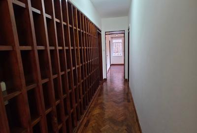 4 Bed House with En Suite in Runda - 2