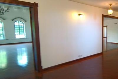 6 Bed House with En Suite at Kitusuru - 4