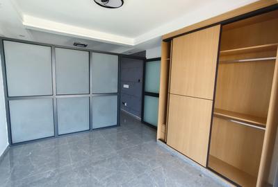 1 Bed Apartment with Gym in Kilimani - 3