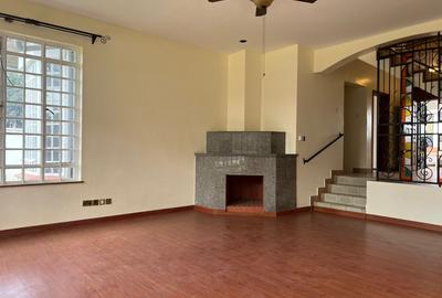 6 Bed House with En Suite in Runda - 2
