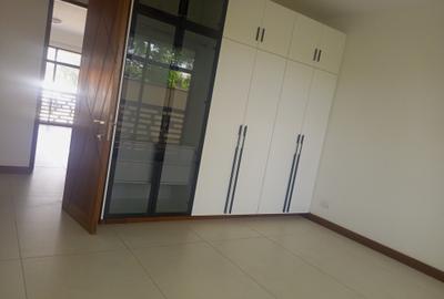 4 Bed Apartment with En Suite at Off Mt Kenya Road