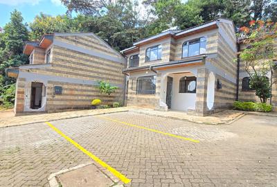 4 Bed House with En Suite in Lavington
