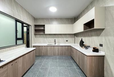 2 Bed Apartment with En Suite at Lavington - 4