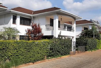 4 Bed Townhouse with En Suite in Westlands Area