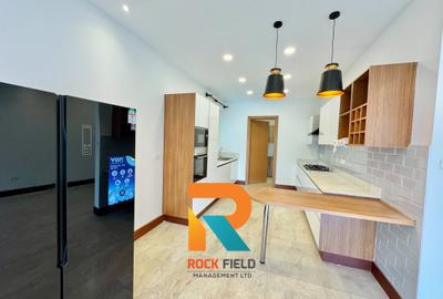 2 Bed Apartment with En Suite in Parklands - 3