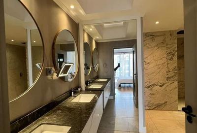 5 Bed Townhouse with En Suite in Runda - 2