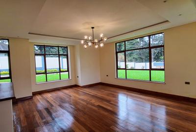 4 Bed House with En Suite at Rosslyn - 3