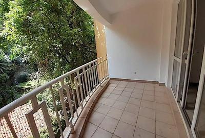 2 Bed Apartment with En Suite in Brookside - 4