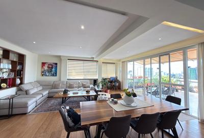 Serviced 3 Bed Apartment with En Suite in Parklands - 4