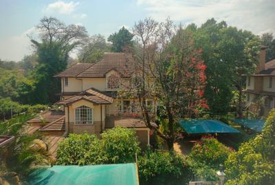 5 Bed Townhouse with En Suite at Lavington