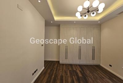 5 Bed Townhouse with En Suite in Lavington - 3