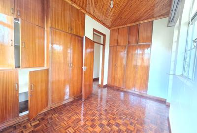 6 Bed House with En Suite at Runda