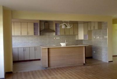 3 Bed Apartment with En Suite in Ruaka