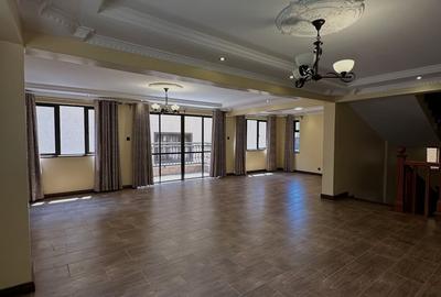 5 Bed Townhouse with En Suite in Lavington - 3