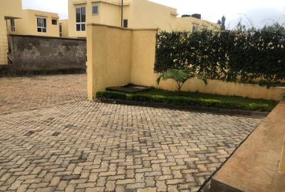 3 Bed Townhouse with En Suite in Kitisuru