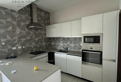 2 Bed Apartment with En Suite at West