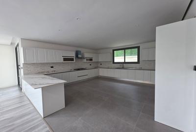 5 Bed Villa with En Suite at Chalbi Drive - 4