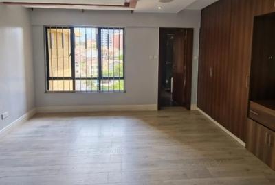 3 Bed Apartment with En Suite at Dennis Pritt Road