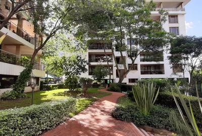 4 Bed Apartment with En Suite in Riverside