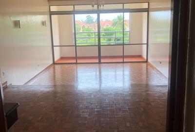 3 Bed Apartment with En Suite at Mogoiri Road