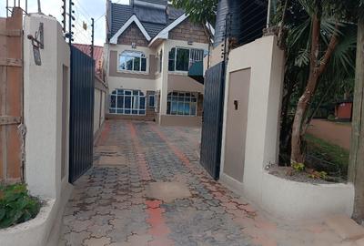 4 Bed House with En Suite at Membley - 2