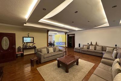 5 Bed Apartment in Rhapta Road - 2