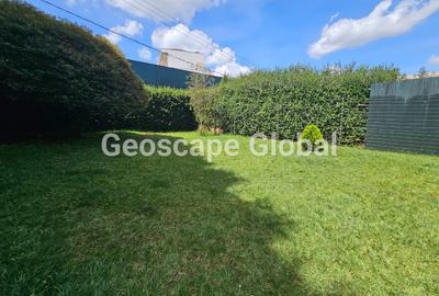 5 Bed House with En Suite in Nyari